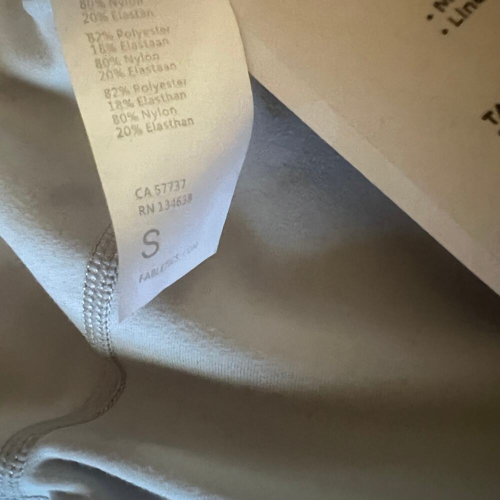 Fabletics Oasis High-Waisted Twist 7/8 Leggings Women's Size S Arctic Grey NWT - Picture 7 of 7